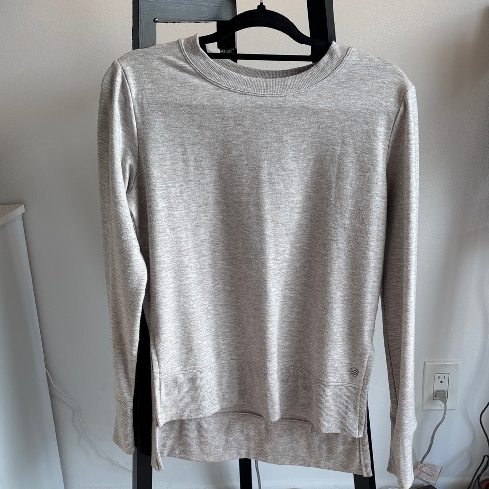 MPG Heathered Gray Crewneck Top